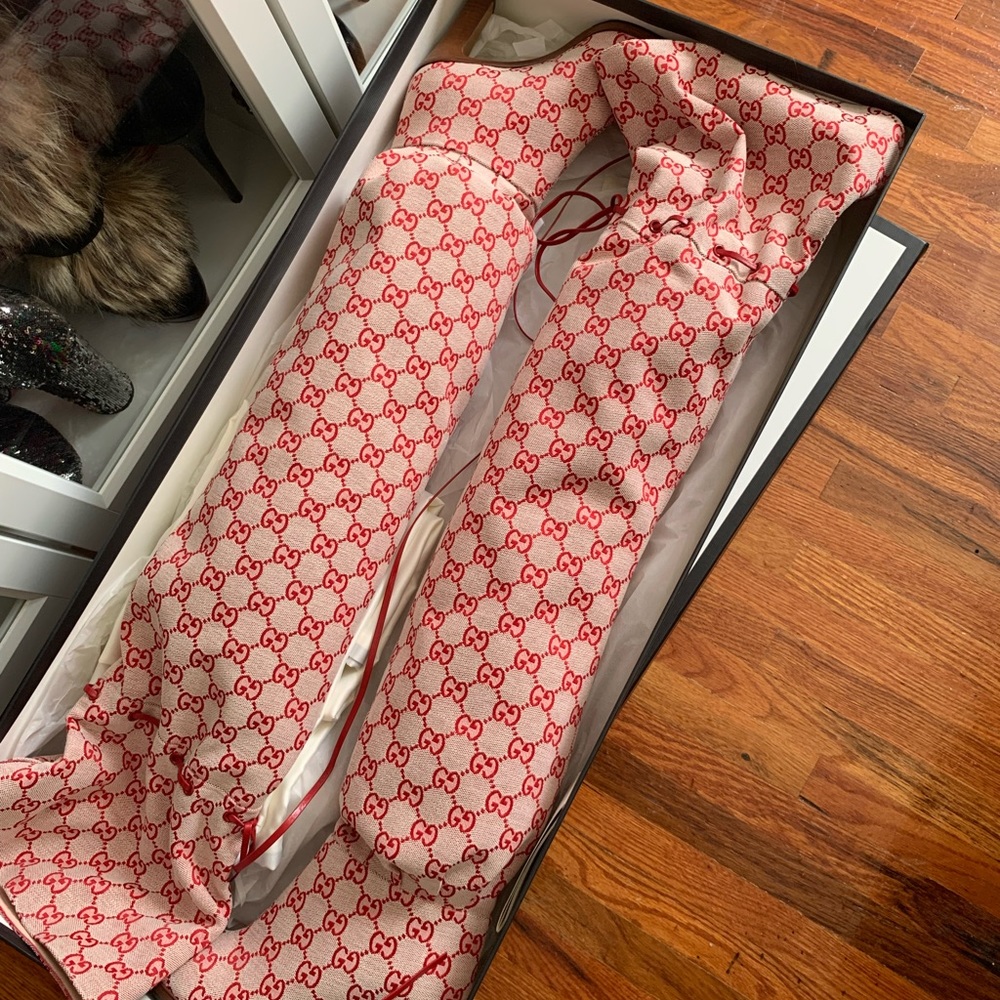 🛑SOLD!🛑 100% Authentic Red Gucci Logo Lisa Boots 36